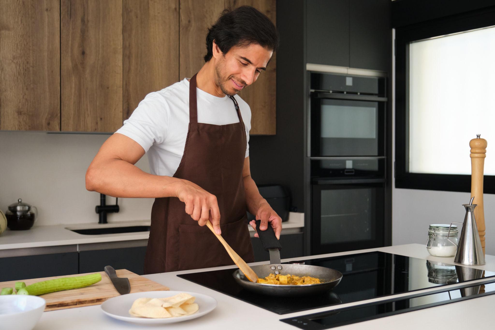 Hire Verified Home Cooks